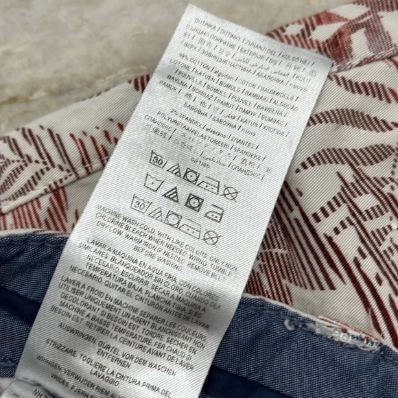 Guess | Tropical Shorts | White and Red Floral | Men’s 32 Waist - Picture 8 of 11